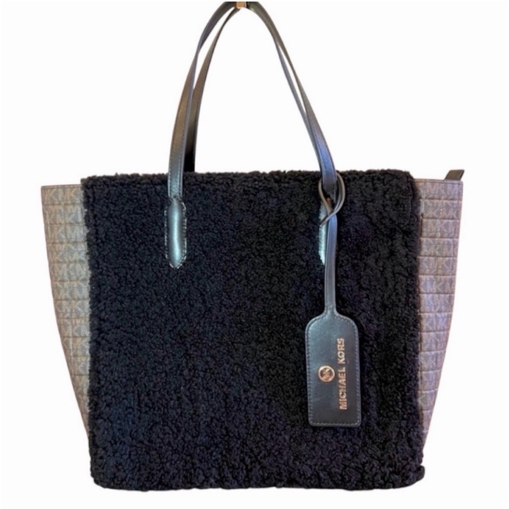 NEW MICHAEL KORS Sinclair monogram tote. 🖤🤎